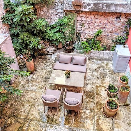 Private Courtyard Medieval Stone Home In Old Town Ровинь Экстерьер фото